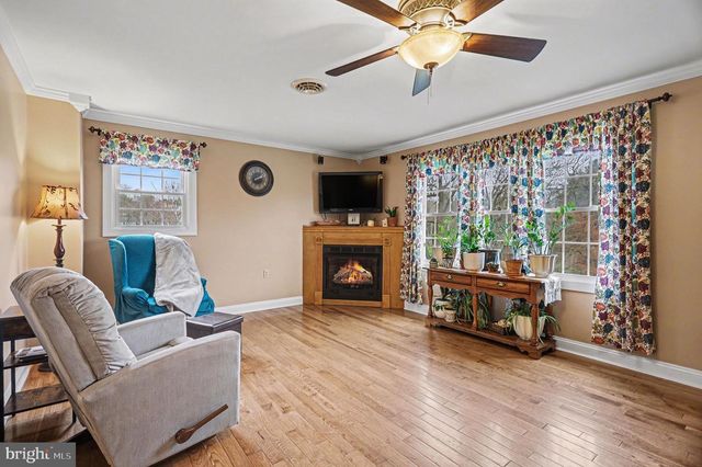 90 EAGLE LN, Etters, PA 17319