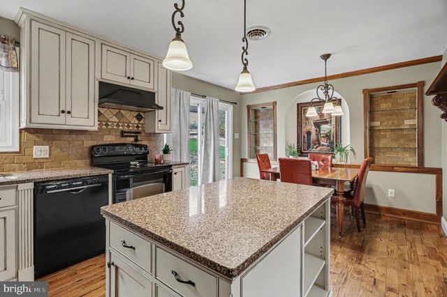 90 EAGLE LN, Etters, PA 17319