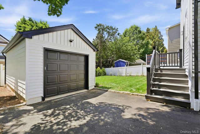 134 Murray Avenue, Port Washington, NY 11050