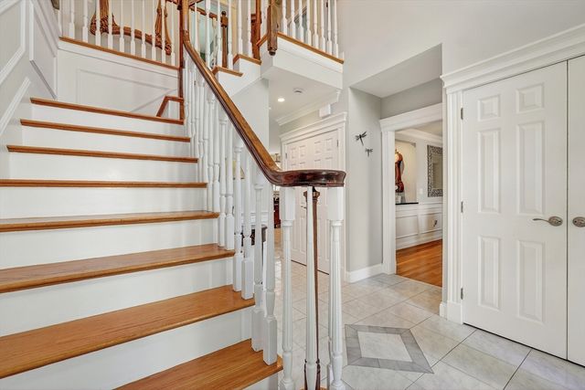 2 Heritage Lane, Saugus, MA 01906