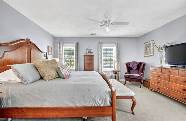 2 Heritage Lane, Saugus, MA 01906