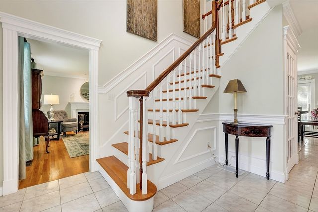 2 Heritage Lane, Saugus, MA 01906