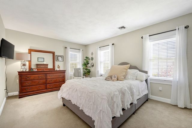 2 Heritage Lane, Saugus, MA 01906