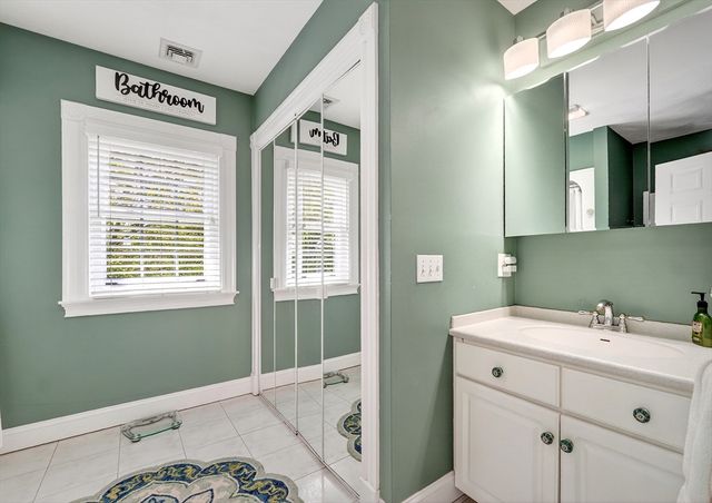 2 Heritage Lane, Saugus, MA 01906