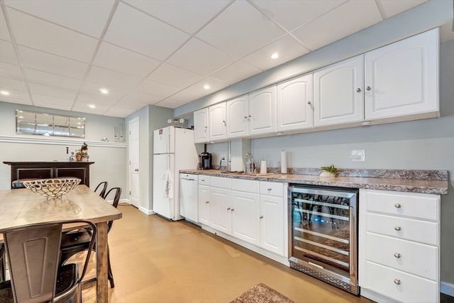 2 Heritage Lane, Saugus, MA 01906