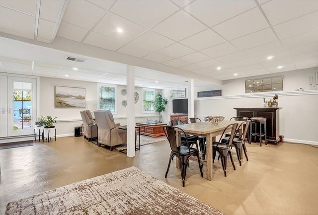 2 Heritage Lane, Saugus, MA 01906