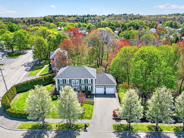 2 Heritage Lane, Saugus, MA 01906