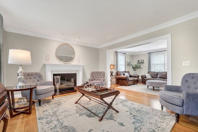 2 Heritage Lane, Saugus, MA 01906