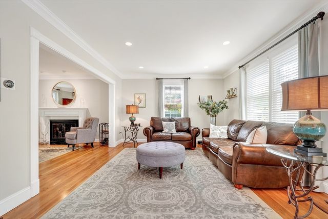 2 Heritage Lane, Saugus, MA 01906