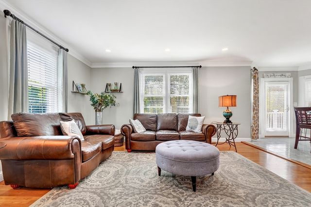 2 Heritage Lane, Saugus, MA 01906