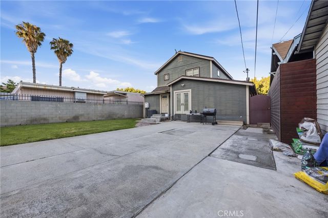 1411 Elm Avenue, Long Beach, CA 90813