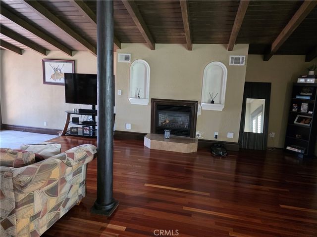 1411 Elm Avenue, Long Beach, CA 90813