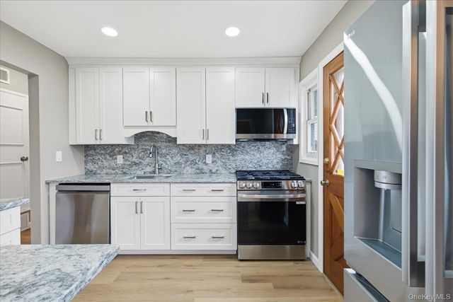34 Park Circle W, New Hyde Park, NY 11040
