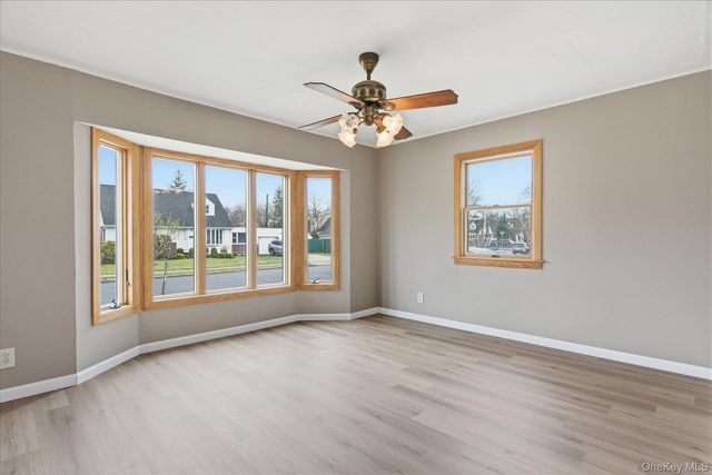 34 Park Circle W, New Hyde Park, NY 11040