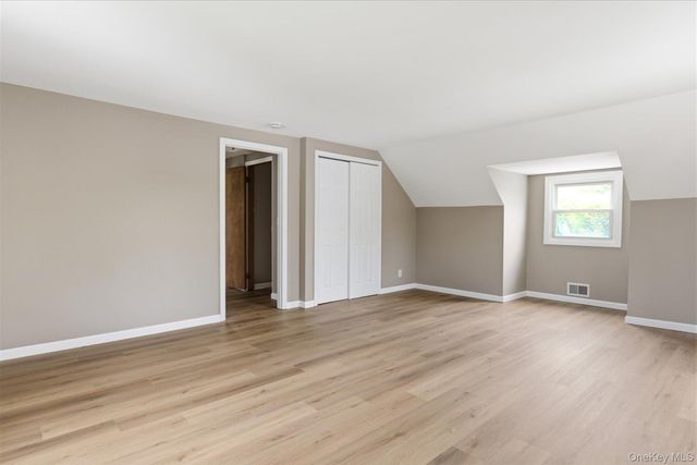 34 Park Circle W, New Hyde Park, NY 11040