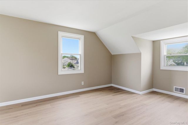 34 Park Circle W, New Hyde Park, NY 11040