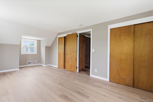 34 Park Circle W, New Hyde Park, NY 11040