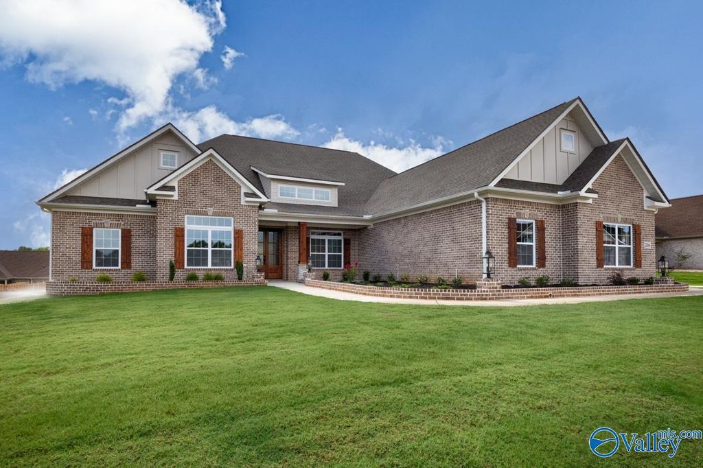 13871 Goff Drive, Athens, AL 35611