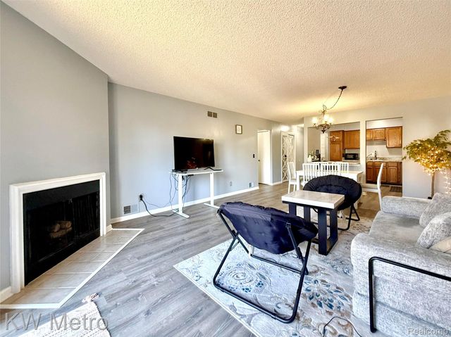 11773 Sycamore Drive 25, Plymouth, MI 48170