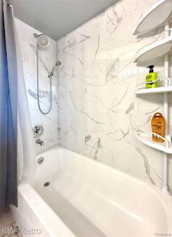 11773 Sycamore Drive 25, Plymouth, MI 48170