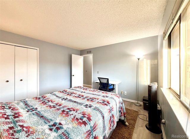 11773 Sycamore Drive 25, Plymouth, MI 48170