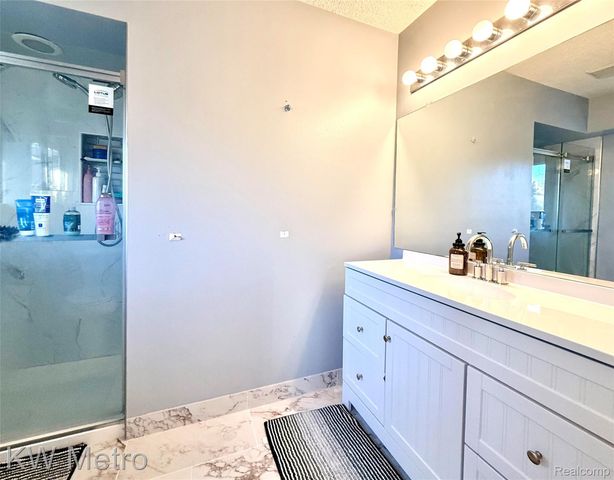 11773 Sycamore Drive 25, Plymouth, MI 48170