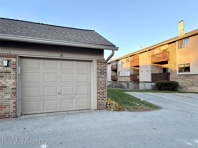11773 Sycamore Drive 25, Plymouth, MI 48170