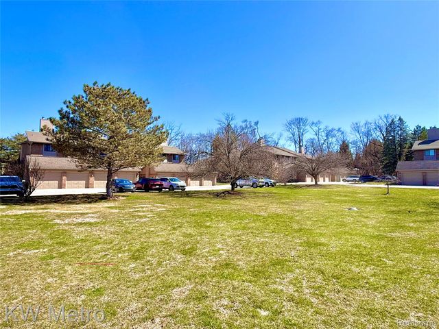 11773 Sycamore Drive 25, Plymouth, MI 48170