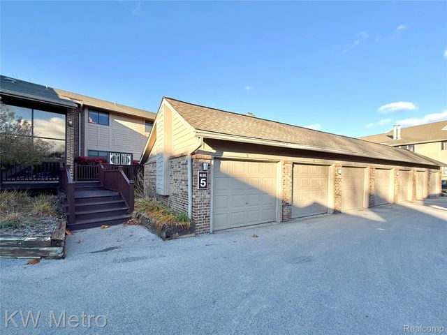 11773 Sycamore Drive 25, Plymouth, MI 48170