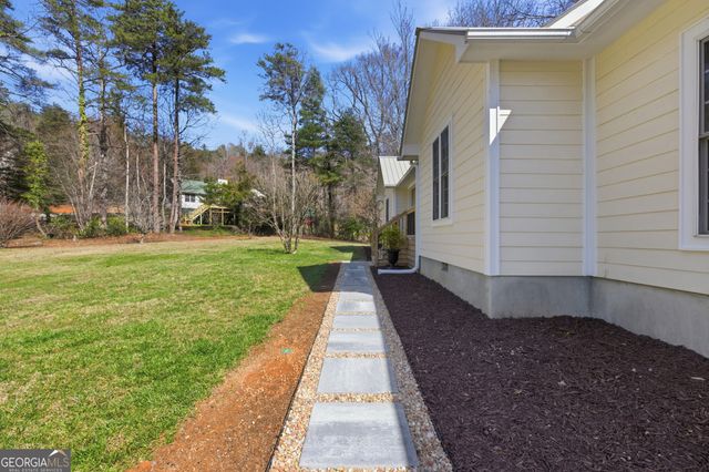 45 Blanche Place Road, Clayton, GA 30525