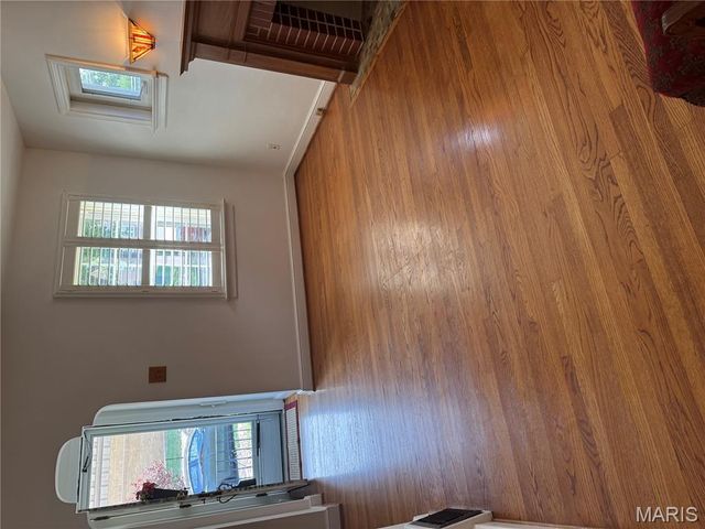 5023 Fairview Avenue, St Louis, MO 63139