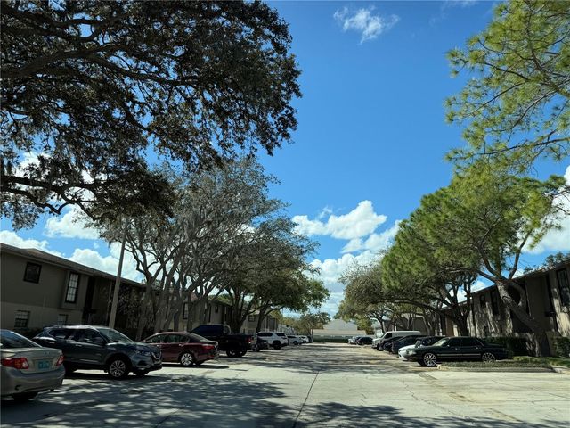 4015 ASHFORD GREEN PLACE D201, Tampa, FL 33613