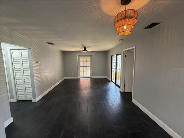 4015 ASHFORD GREEN PLACE D201, Tampa, FL 33613