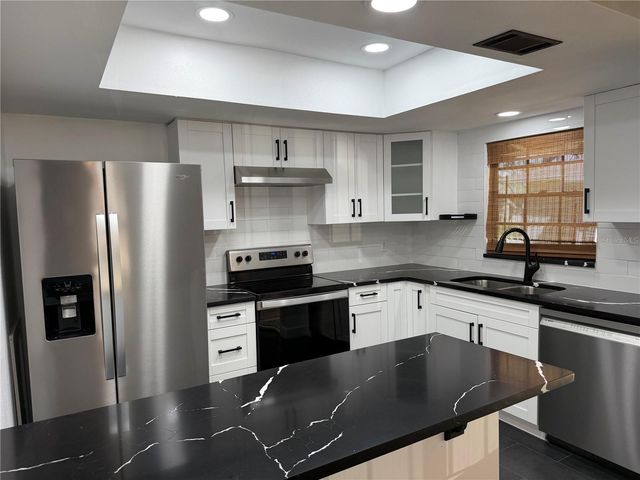 4015 ASHFORD GREEN PLACE D201, Tampa, FL 33613