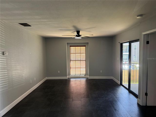 4015 ASHFORD GREEN PLACE D201, Tampa, FL 33613