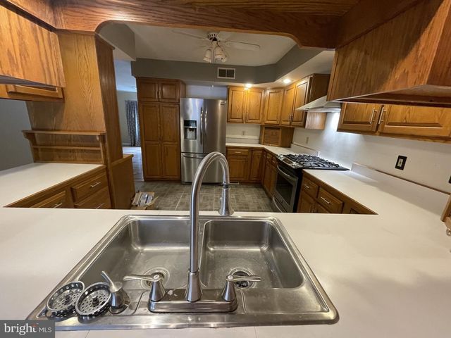 12 PARK DR, Lock Haven, PA 17745