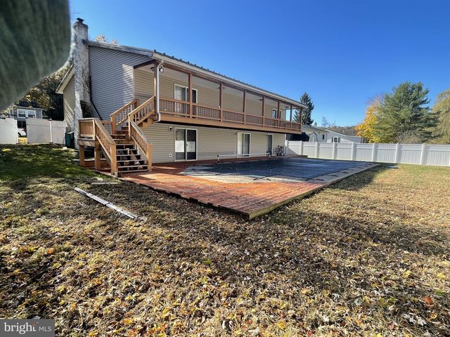 12 PARK DR, Lock Haven, PA 17745