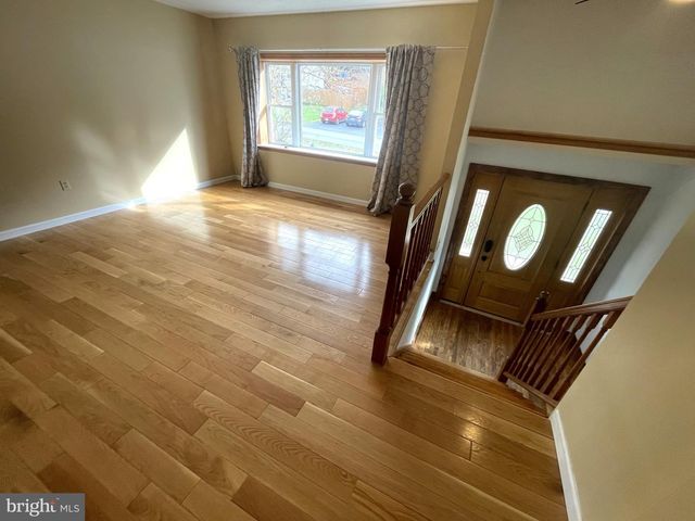 12 PARK DR, Lock Haven, PA 17745