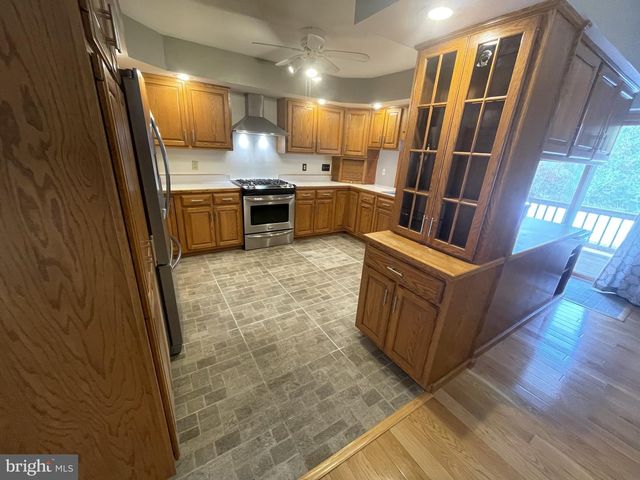 12 PARK DR, Lock Haven, PA 17745