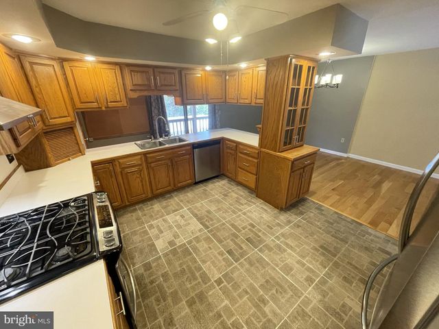 12 PARK DR, Lock Haven, PA 17745