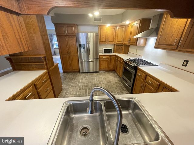 12 PARK DR, Lock Haven, PA 17745