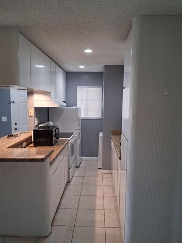 677 TRACE Circle 212, Deerfield Beach, FL 33441