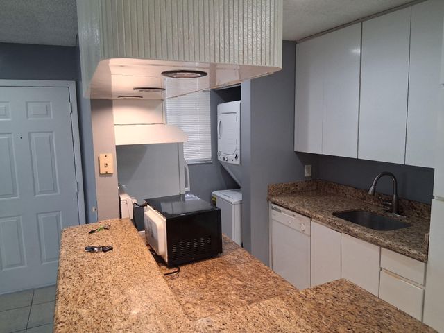 677 TRACE Circle 212, Deerfield Beach, FL 33441