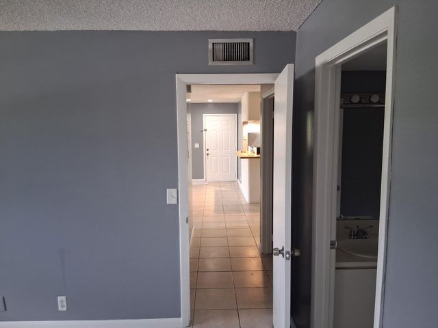 677 TRACE Circle 212, Deerfield Beach, FL 33441