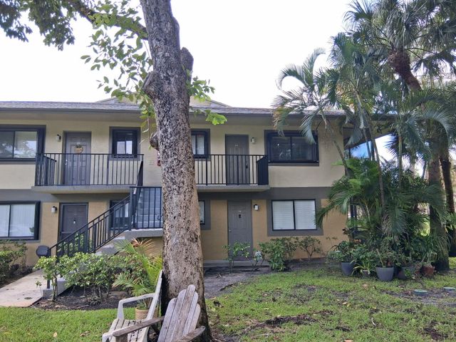 677 TRACE Circle 212, Deerfield Beach, FL 33441