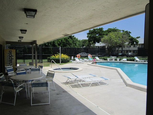 677 TRACE Circle 212, Deerfield Beach, FL 33441