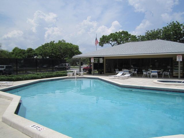 677 TRACE Circle 212, Deerfield Beach, FL 33441