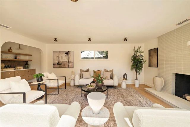 13402 Winthrope, North Tustin, CA 92705