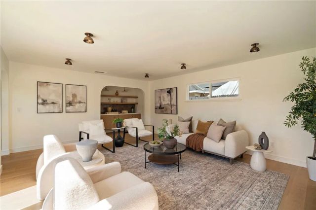 13402 Winthrope, North Tustin, CA 92705