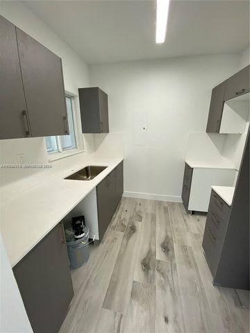 835 SW 8th Avenue, Miami, FL 33130